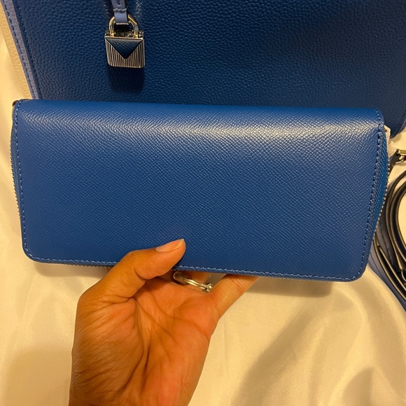 SOLD-MK belted mercer satchel in EUC w/ matching BN wallet - Picture 5 of 11